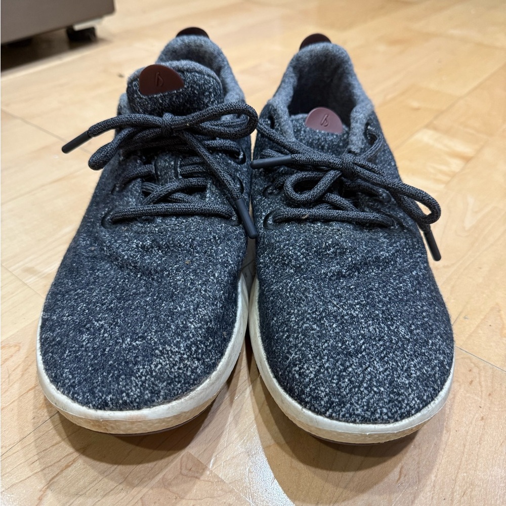Women’s Allbirds salt and pepper wool runner